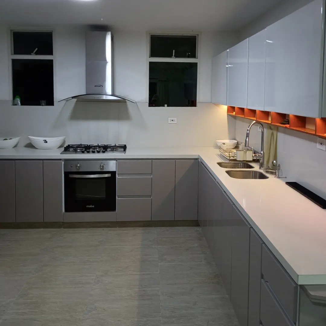 Cocina Integral Línea Gris & Blanco Brillante